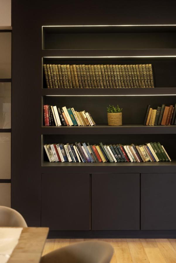 Elegant, Chic, Hip 2 Bedroom W/ Forest View In Athens! المظهر الخارجي الصورة