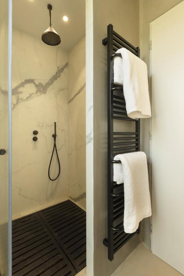 Elegant, Chic, Hip 2 Bedroom W/ Forest View In Athens! المظهر الخارجي الصورة