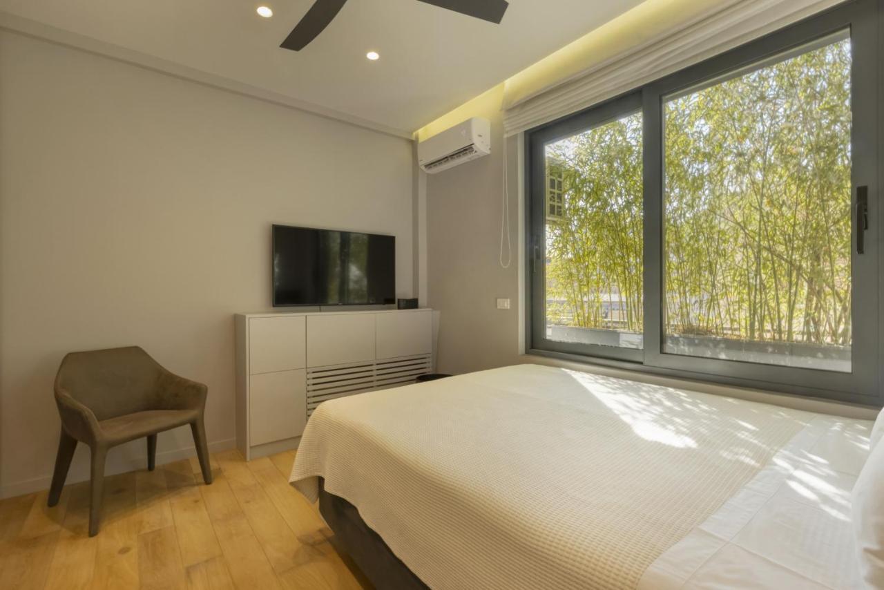 Elegant, Chic, Hip 2 Bedroom W/ Forest View In Athens! المظهر الخارجي الصورة